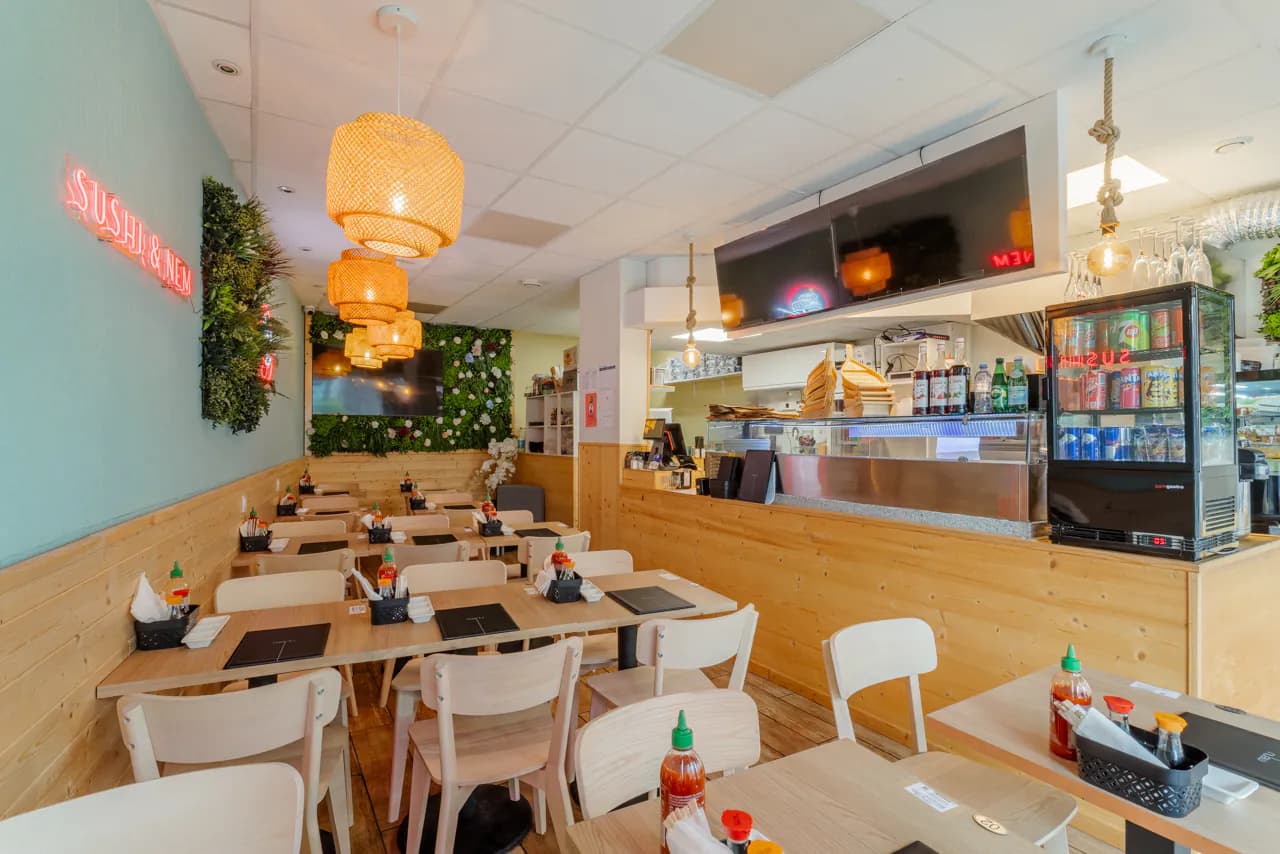 Sushi & Nem restaurant interior in Thonon